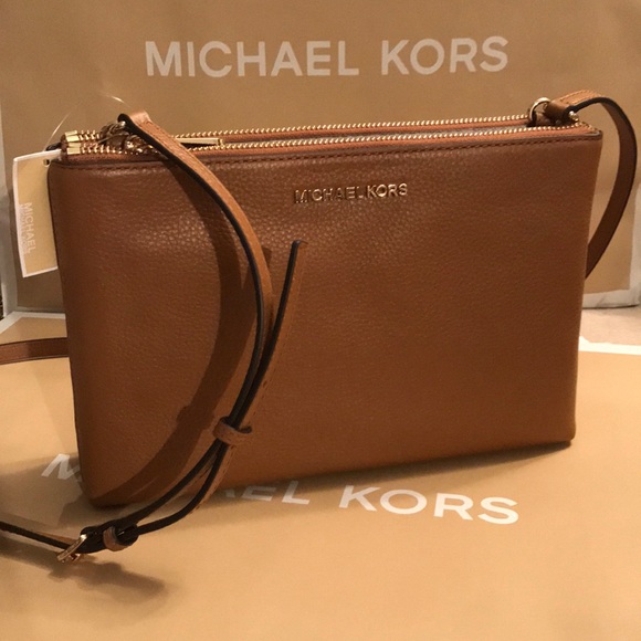 Michael Kors Handbags - 🔥SALE!!!!🔥MK double gusset crossbody